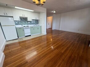 28 Mount Vernon St, Unit 600 in Boston, MA - Building Photo - Building Photo