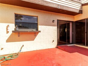 624 SE 12th Ct in Cape Coral, FL - Foto de edificio - Building Photo