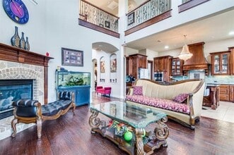 111 San Bernard Dr in Irving, TX - Building Photo - Building Photo