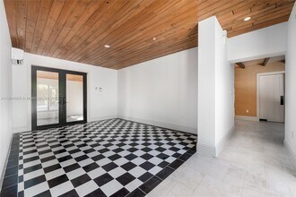 7801 SW 128th St in Miami, FL - Building Photo - Building Photo