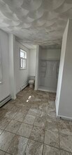 25 Towanda Dr, Unit Second floor unit in North Providence, RI - Foto de edificio - Building Photo