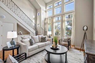 2824 Leeland St in Houston, TX - Building Photo