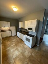 111 River St in Bennington, VT - Building Photo