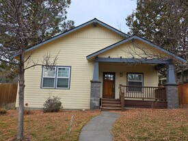 2423 NW Awbrey Rd in Bend, OR - Building Photo
