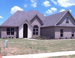 3400 SW 8th St in Bentonville, AR - Building Photo