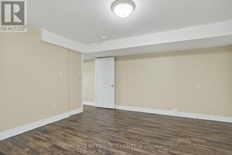 260 Beechgrove Dr in Toronto, ON - Building Photo - Building Photo