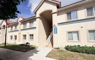 1133 Golden Lakes Blvd in Royal Palm Beach, FL - Building Photo