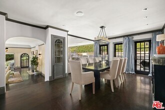 3300 N Knoll Dr in Los Angeles, CA - Building Photo - Building Photo