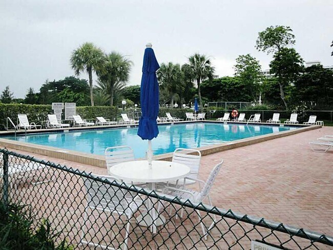 property at 3150 N Palm Aire Dr