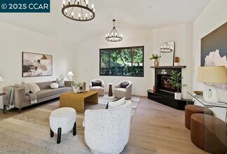 132 Quinterra Ln in Danville, CA - Building Photo - Building Photo