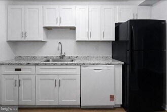 5 Warren Lodge Ct-Unit -B in Cockeysville, MD - Building Photo - Building Photo