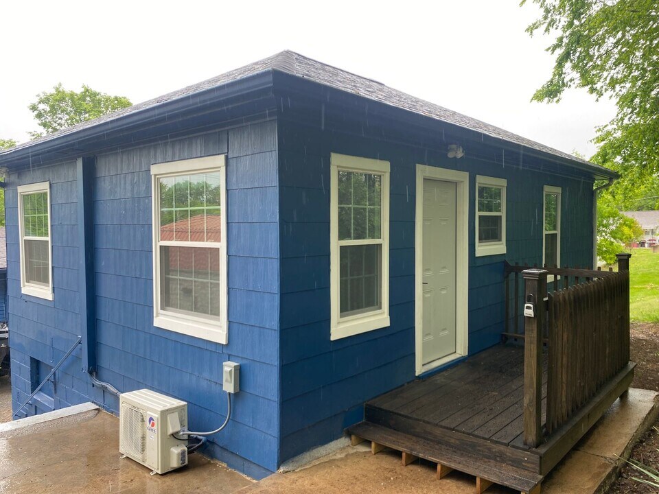 590-594 North St in Newport, TN - Building Photo