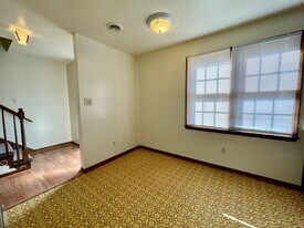 1619 Autumn Dr in Hopewell, VA - Building Photo