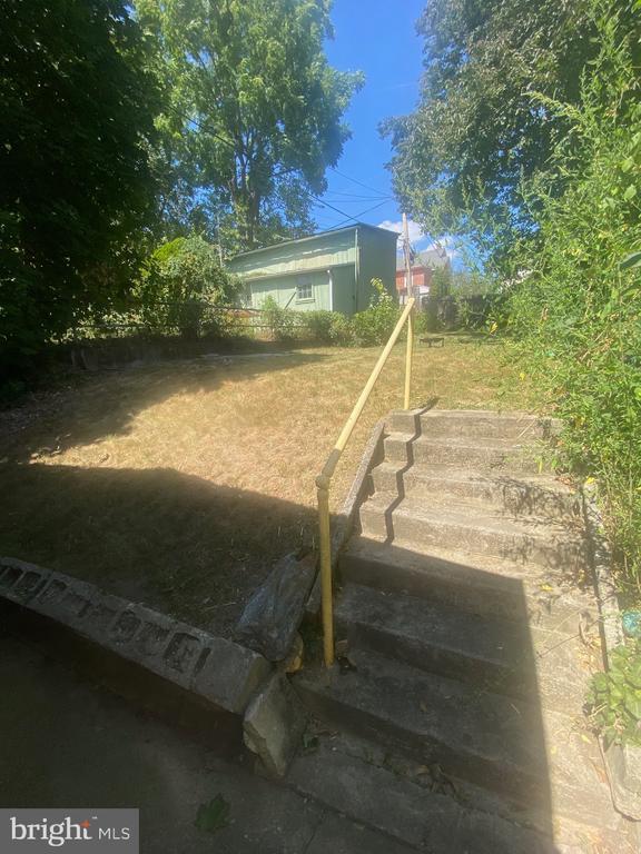 215 W Lancaster Ave in Downingtown, PA - Building Photo - Building Photo
