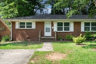 602 Camrose Dr in Charlotte, NC - Building Photo