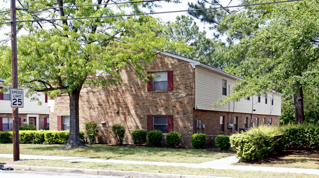 Nottingham Apartments in Norfolk, VA - Building Photo - Building Photo