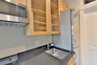 250 Mott St in New York, NY - Building Photo - Building Photo