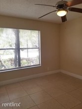 1680 Windorah Way-Unit -Apt D in West Palm Beach, FL - Foto de edificio - Building Photo