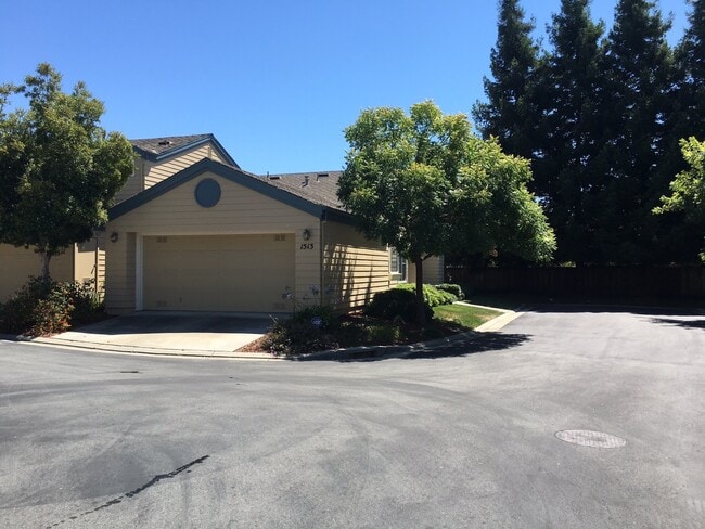 property at 1513 Fairway Green Circle