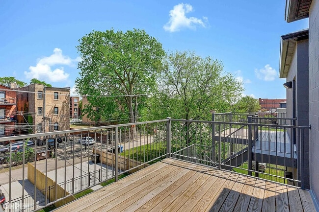 property at 5201 S Wabash Ave
