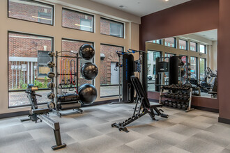 Ogden Apartments in Columbus, OH - Building Photo - Interior Photo