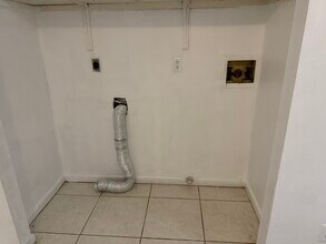 1017 Carolina Ave, Unit B in St. Cloud, FL - Foto de edificio - Building Photo