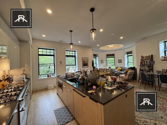 3 Strathmore Rd in Brookline, MA - Building Photo - Building Photo