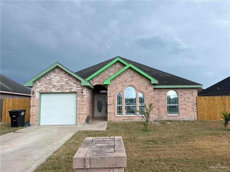 1220 S New Jersey St in Mission, TX - Foto de edificio