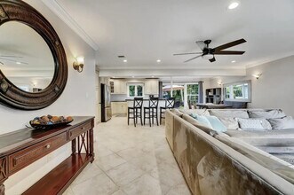 5574 Lake Osborne Dr in Lake Worth Beach, FL - Building Photo - Building Photo