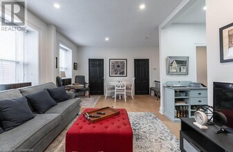 157 King St W in Hamilton, ON - Building Photo - Building Photo
