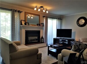 447 Summerhaven Dr N in East Syracuse, NY - Building Photo - Building Photo