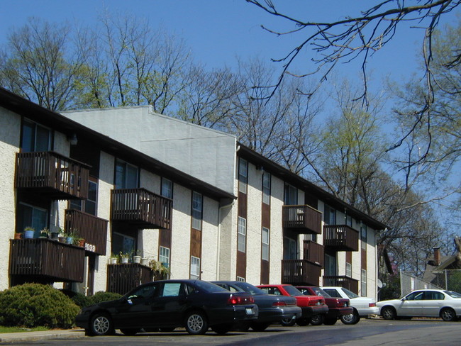 Quarry Ridge Apartments in Independence, MO - Building Photo - Building Photo