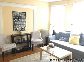 55 Bristol Rd in Medford, MA - Building Photo