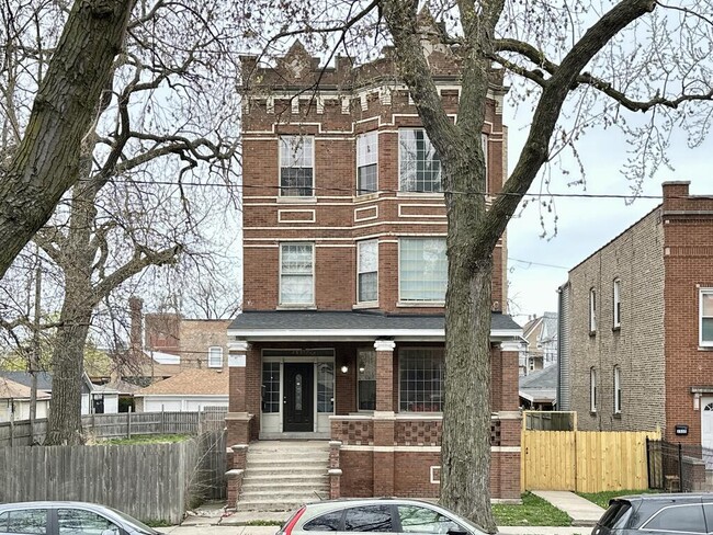 2537 N Kildare Ave, Unit G05C in Chicago, IL - Foto de edificio - Building Photo