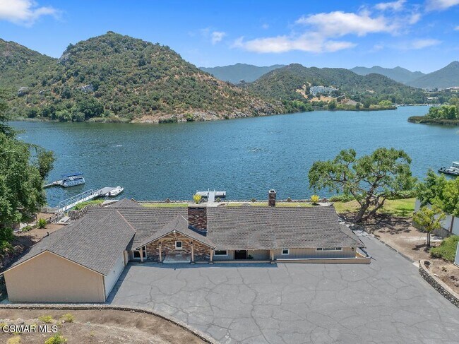800 Lake Sherwood Dr in Lake Sherwood, CA - Building Photo - Building Photo