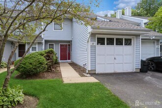 57 Woodmere Dr in Sayreville, NJ - Building Photo - Building Photo