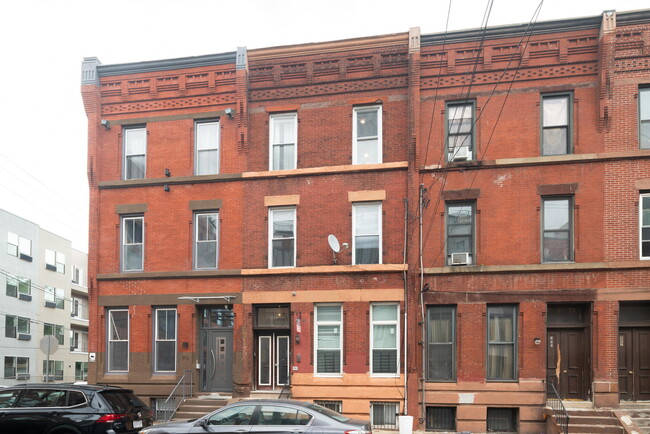 911 N 16th St in Philadelphia, PA - Building Photo - Building Photo