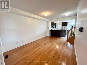 18 Fishing Crescent in Brampton, ON - Building Photo - Building Photo