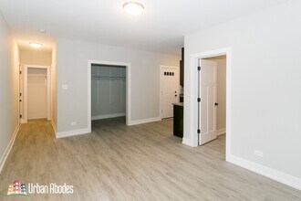 703 W Brompton Ave in Chicago, IL - Foto de edificio - Building Photo