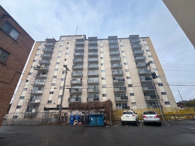 Mayview Towers in Ottawa, ON - Building Photo - Building Photo