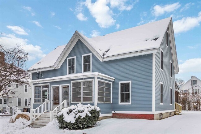 2 Elmwood St in Amesbury, MA - Foto de edificio - Building Photo