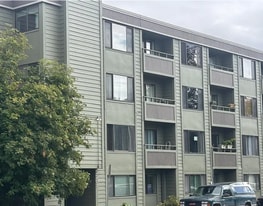 2201 Romig Pl in Anchorage, AK - Building Photo