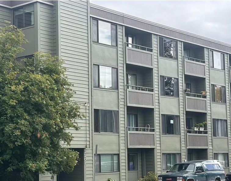 2201 Romig Pl in Anchorage, AK - Building Photo