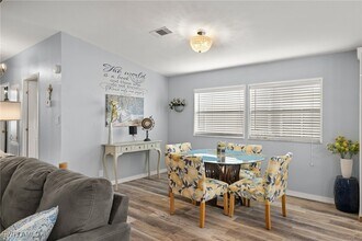 5493 San Luis Dr in North Fort Myers, FL - Building Photo - Building Photo