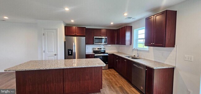 69 Grayling Rd in Inwood, WV - Building Photo - Building Photo