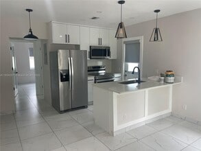 1367 SW 37th Ave in Miami, FL - Building Photo - Building Photo