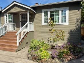 102 Poplar Ave in Redwood City, CA - Building Photo - Building Photo