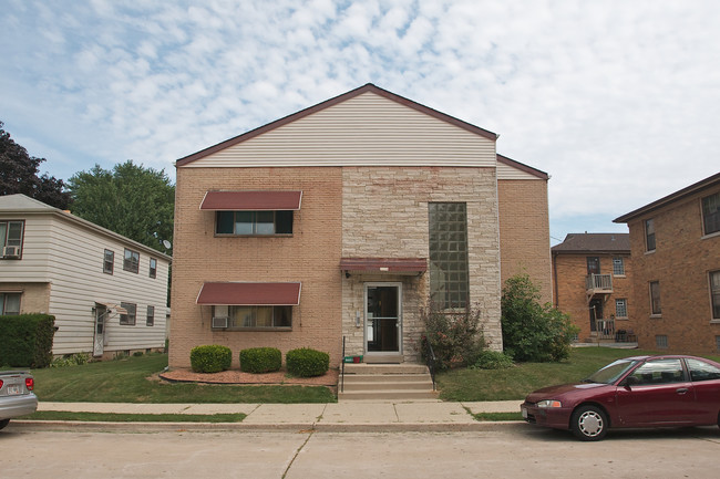 2234 S 81st St in West Allis, WI - Foto de edificio - Building Photo