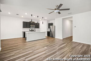 6911 Stout Wy in Converse, TX - Building Photo - Building Photo