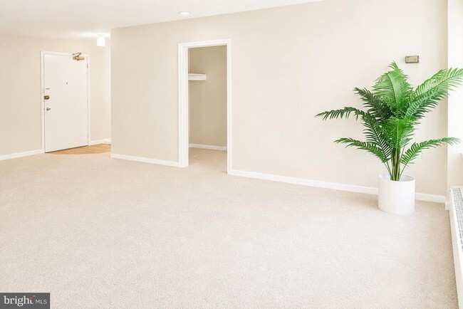 1200 S Arlington Ridge Rd